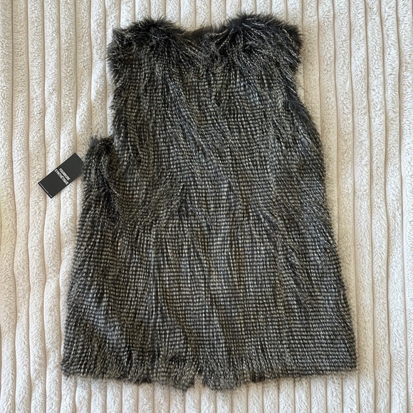 NWT Andrew Marc New York Faux Fur Vest - Grey & Brown - Picture 5 of 15